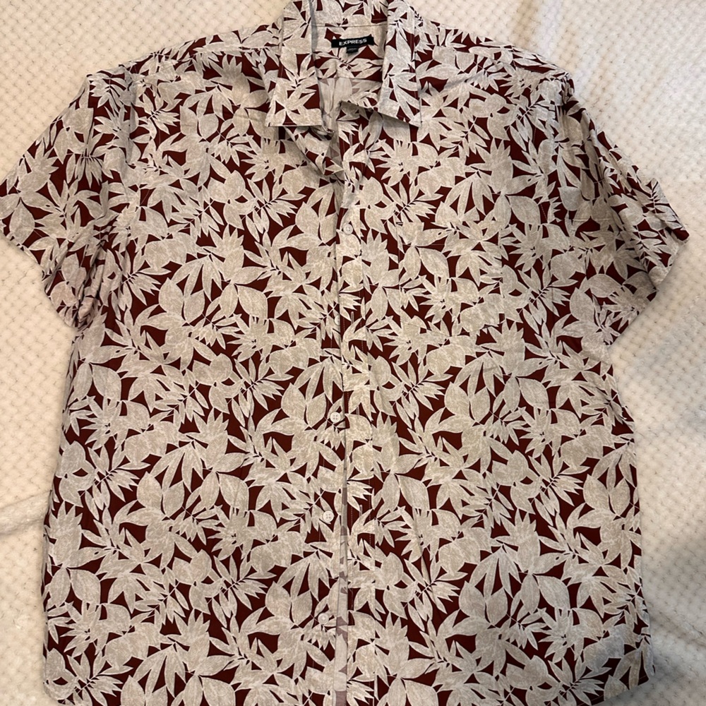 Men’s Express short sleeve button down